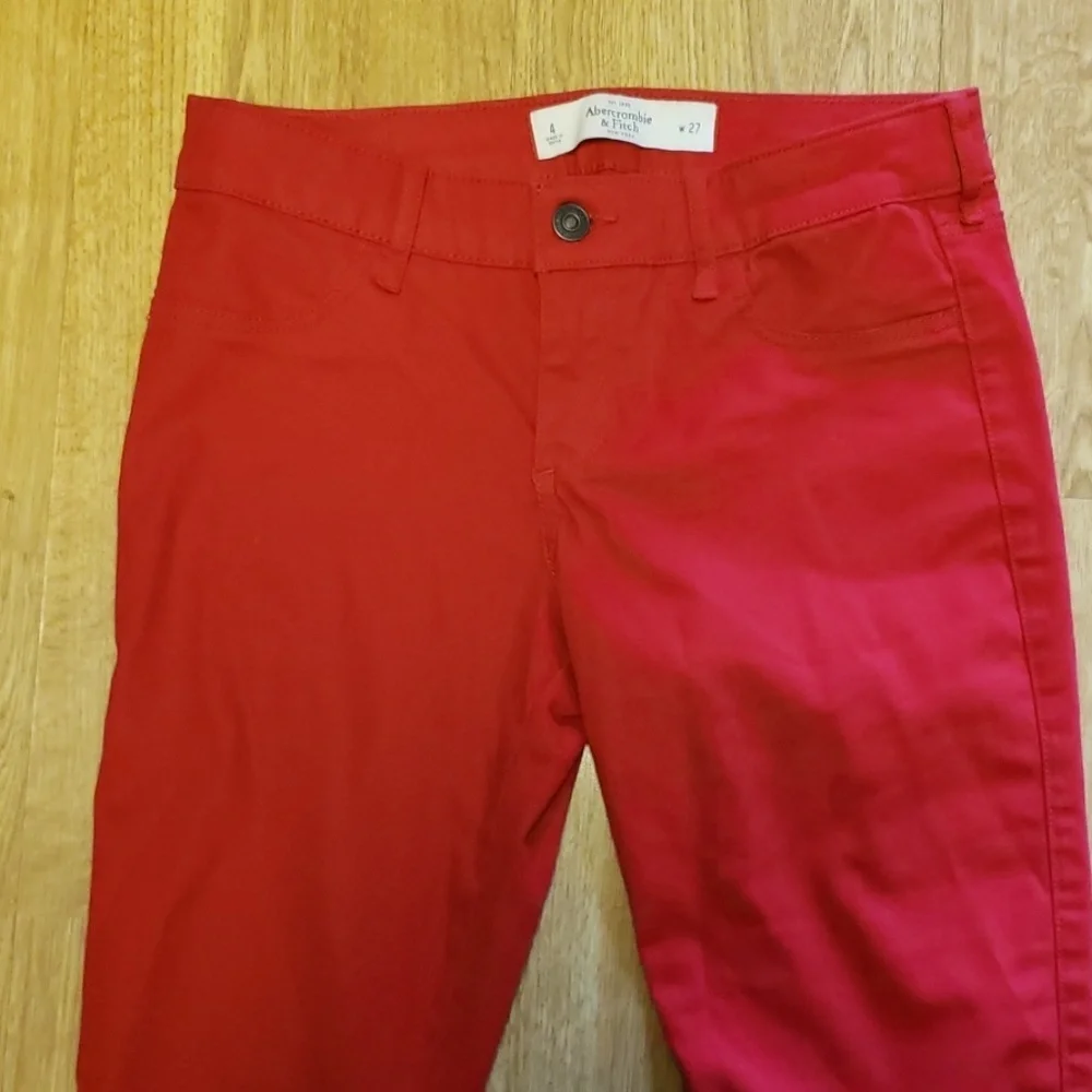 Abercrombie true red skinny pant sz 4